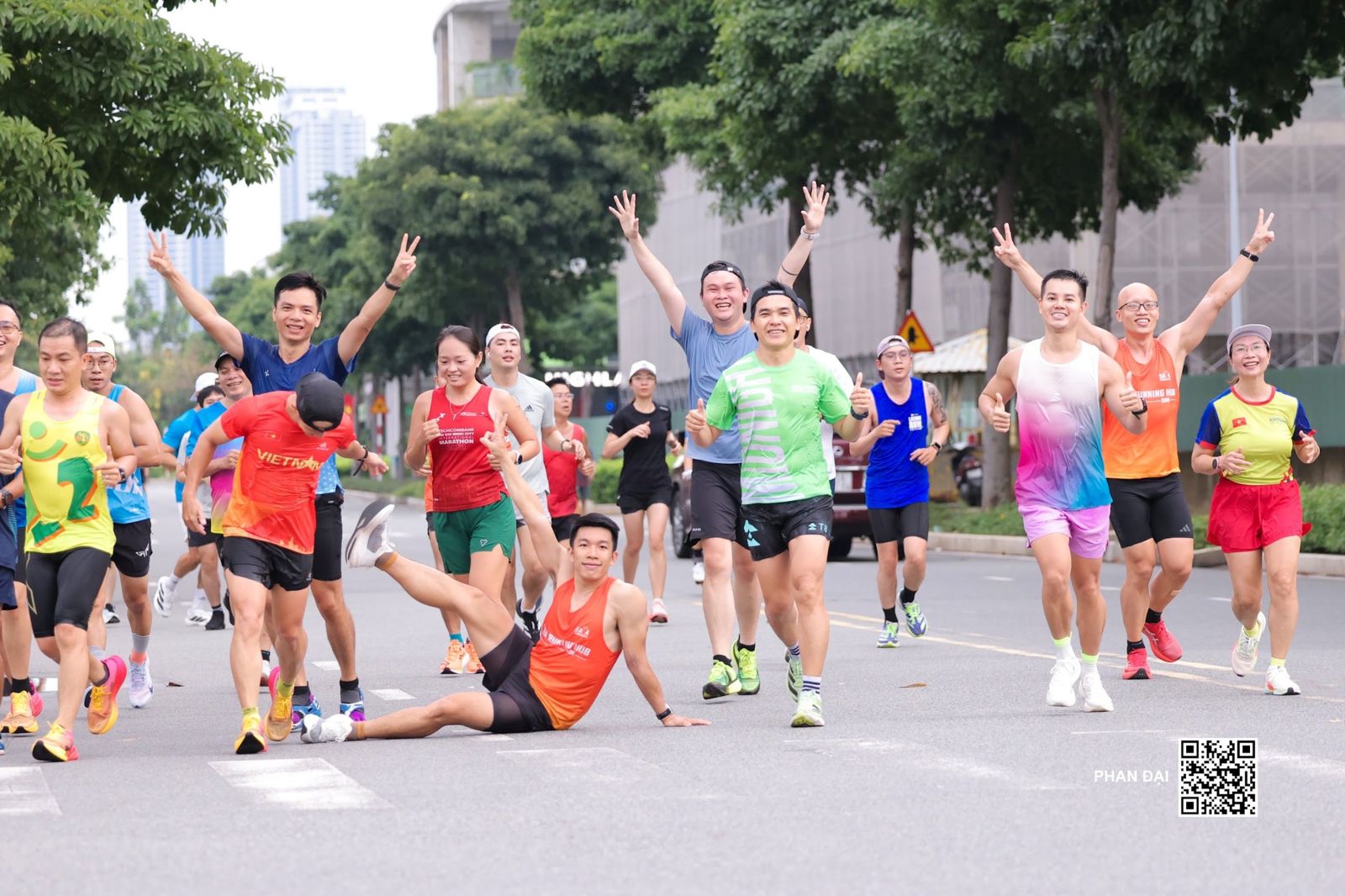 Khoảnh khắc vui trong buổi chạy nhóm